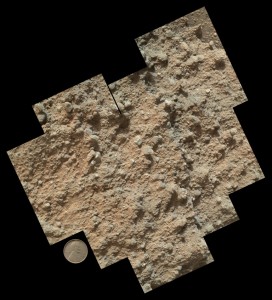 Снимок Curiosity на котором отчётливо виден галечный песчаник Красной планеты