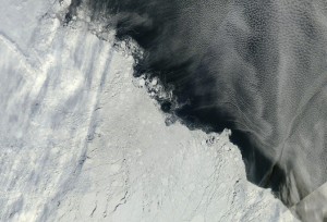 Снимок арктического морского льда к северо-востоку от Новосибирских островов (изображение спутника «Terra»13 сентября 2013 года)