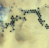 Спутник JAXA «ALOS» незадолго до выхода из строя сделал снимки оазиса Al Jawf, расположенного в самом сердце Сахары