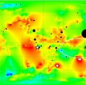 Топографическая карта Титана с отмеченными кратерами, звездочка - место посадки «Гюйгенса»