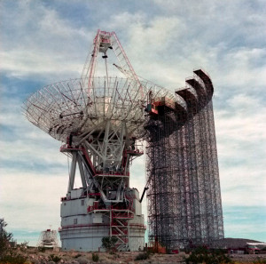 Антенна DSS-14 комплекса Deep Space Network, расположенного в Голдстоун (штат Калифорния)