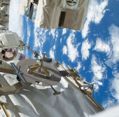 Астронавт Ричард Мастраккио во время первого выхода в открытый космос 22 декабря 2013 года