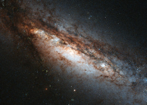 Галактика с полярным кольцом NGC 660