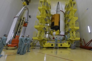 Космический телескоп ESA «Gaia» помещён внутри обтекателя ракета-носителя «Союз», который уже 19 ноября выведет КА на орбиту