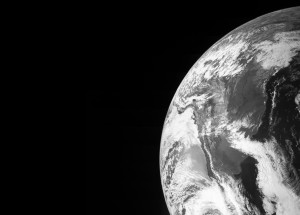 Снимок Земли, сделанный КА «Юнона» во время октябрьского гравитационного манёвра
