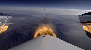 Хвостовой отсек «SpaceShipTwo» во время работы ракетных двигателей