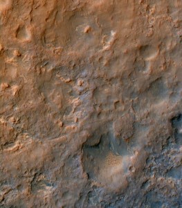Второй из снимков, сделанных HiRISE 11 декабря 2013 года