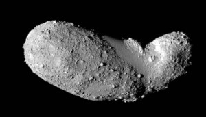 Снимок астероида Итокавы, сделанный космическим аппаратом Hayabusa в 2005 году