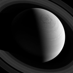 Снимок северного полюса Сатурна, сделанный камерой АМС «Кассини» 23 января 2013 года