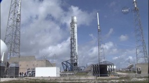 Ракета-носитель «Falcon 9», установленный на стартовой площадке космодрома мыса Канаверал