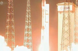 Старт ракета-носителя «Vega» со спутником «KazEOSat-1» на борту с космодрома Куру