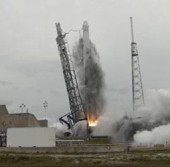 Запуск ракета-носителя Falcon 9 с несколькими наноспутниками на борту 23 апреля 2014 года с космодрома мыса Канаверал