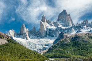 Фицрой — вершина, расположенная в Патагонии в пограничной области между Аргентиной и Чили