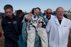 Александр Самокутяев по возвращению с МКС в мае 2011 года