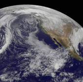 Снимок Земли, полученный спутником «GOES-15» 26 июля 2014 года