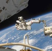 Российскими космонавтами осуществлены работы в открытом космосе