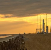 Ракета-носитель «Antares», установленный на стартовой площадке Pad-0A американского космодрома Wallops Flight Facility (снимок от 6 января 2014 года)
